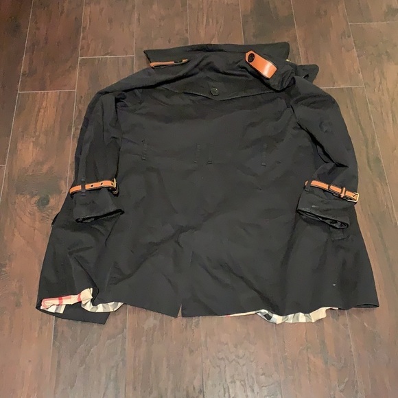 🧥 Classy Black Coat with faux leather and plaid interior - Picture 8 of 12